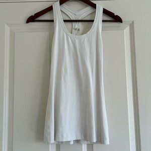 White lululemon tank top